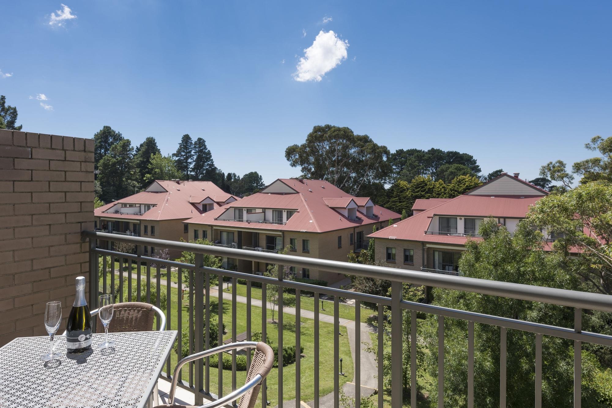 לאורה Leisure Inn Spires מראה חיצוני תמונה